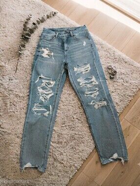 American Eagle Outfitters Light Blue High-Rise Distressed Jeans